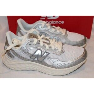 New Balance Women's Arishi V4 Fresh Foam Athletic Sneakers White Gray Sz 7 NIB